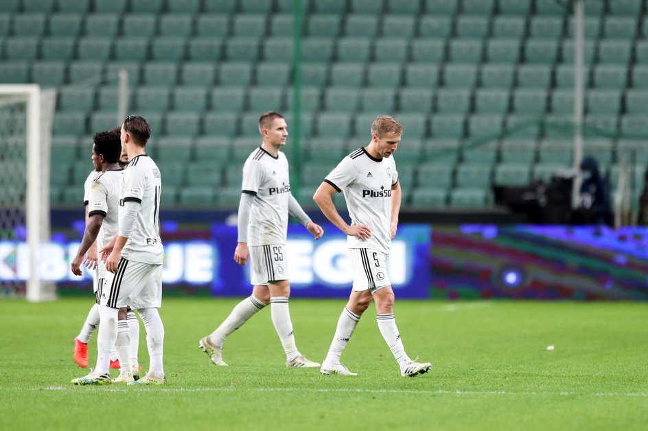 Igor Lewczuk i pozostali zawodnicy Legii nie mają w tym sezonie powodów do radości. Odpadli z europejskich pucharów.