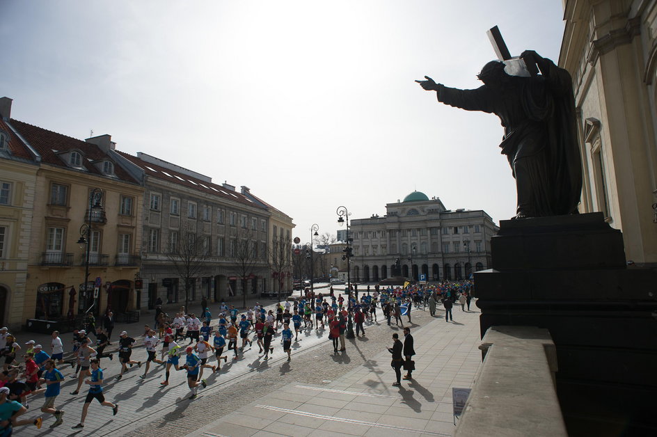 Próbę bicia rekordu życiowego w półmaratonie czy maratonie, zwykle poprzedzają miesiące mozolnych przygotowań