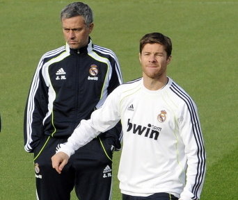 Jose Mourinho i Xabi Alonso