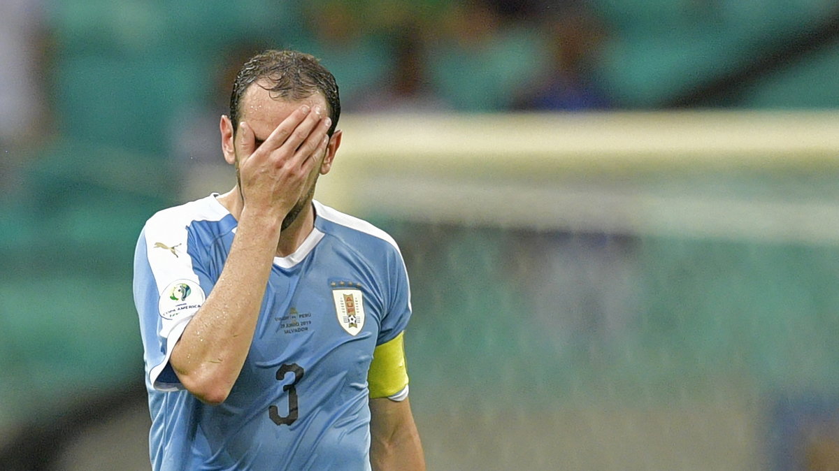 Rozczarowany Diego Godin, kapitan Urugwaju