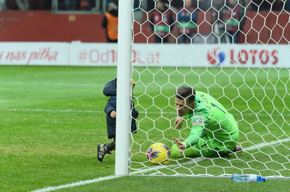 Wojciech Szczęsny z synem Liamem 2