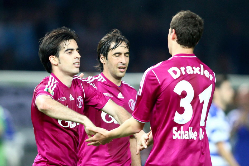 Jurado, Raul oraz 17-letni Julian Draxler (21 maja 2011 r.)