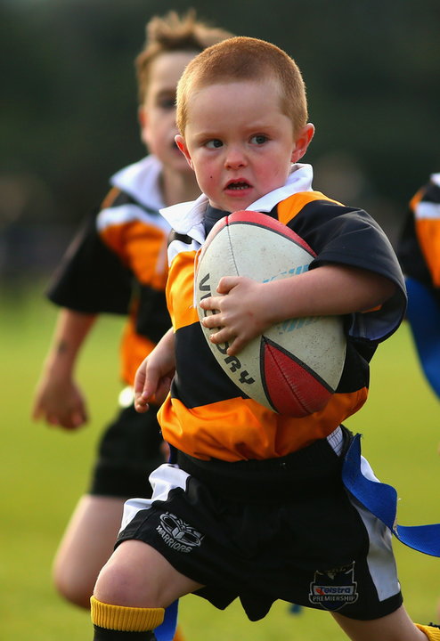 Dzieci grają w rugby