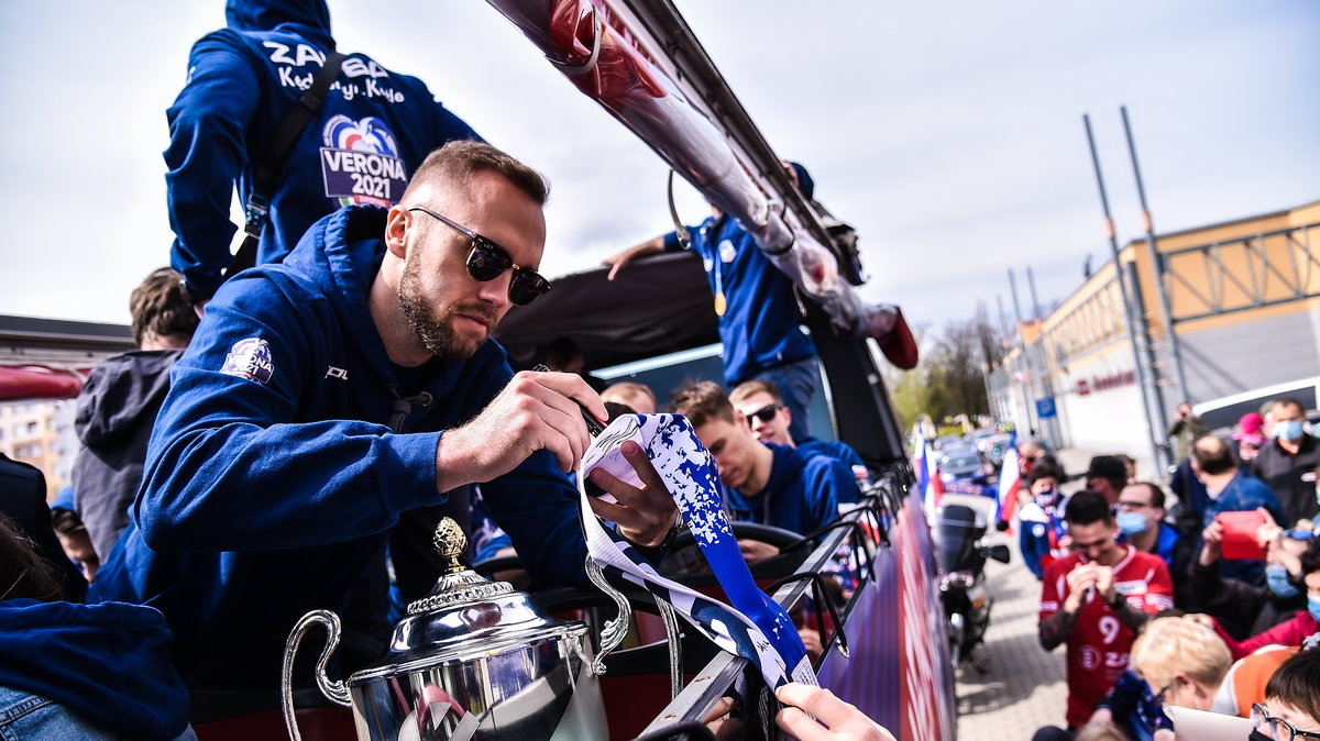 Grupa Azoty ZAKSA Kedzierzyn Kozle swietuje na ulicach Kedzierzyna Feta