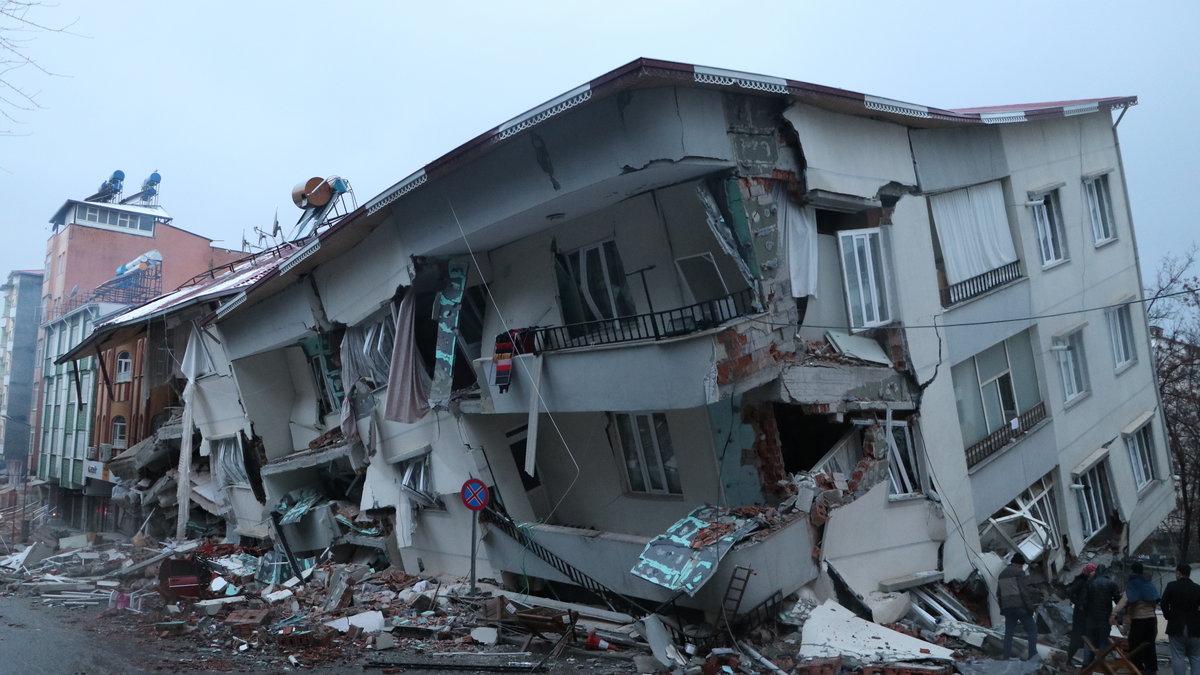 Turcja opłakuje ofiary trzęsienia ziemi