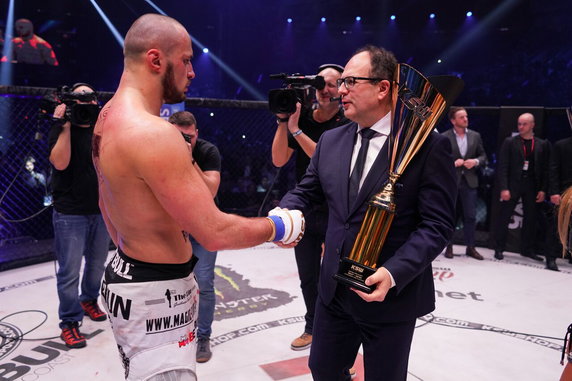 Walka Mamed Chalidow - Tomasz Narkun (fot. KSW/Sebastian Rudnicki)