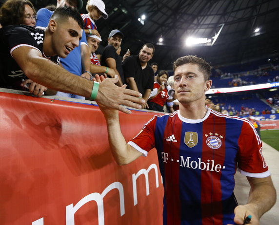 Robert Lewandowski z kibicami