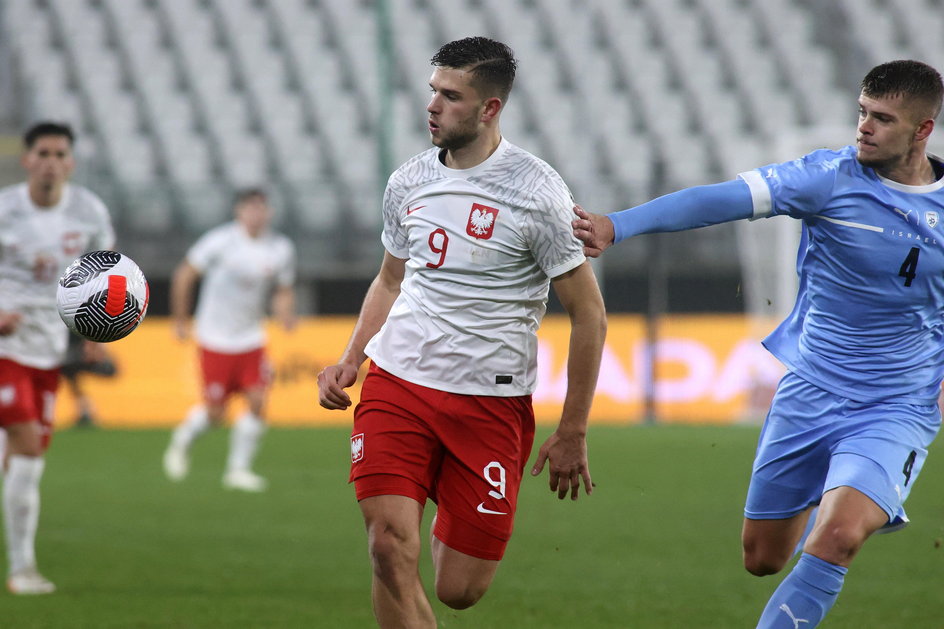 Filip Szymczak w trakcie meczu kadr U-21 Polski i Izraela (2:1)