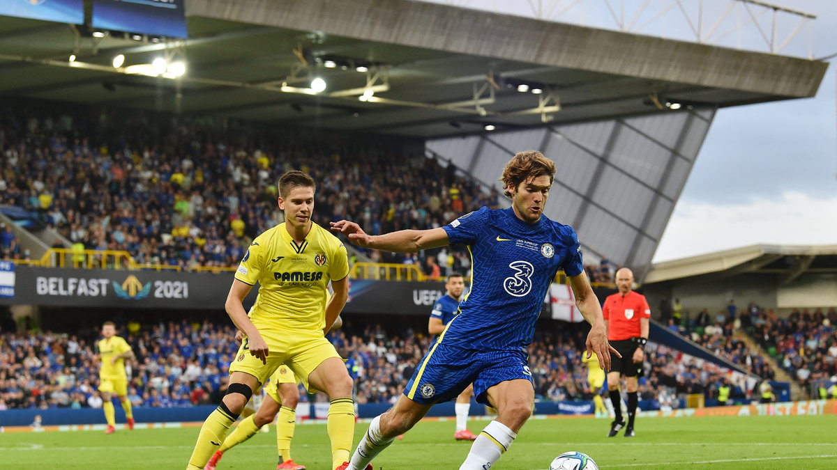 Marcos Alonso jest jednym z pierwszych zawodników, którzy wyłamują się z gestu klękania przed meczem