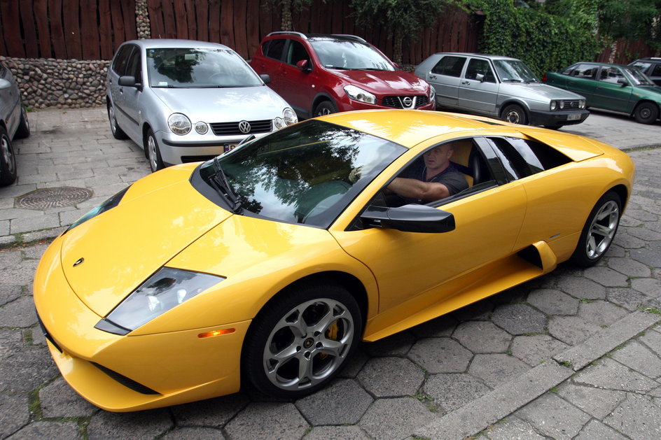 Mariusz Pudzianowski w swoim lamborghini