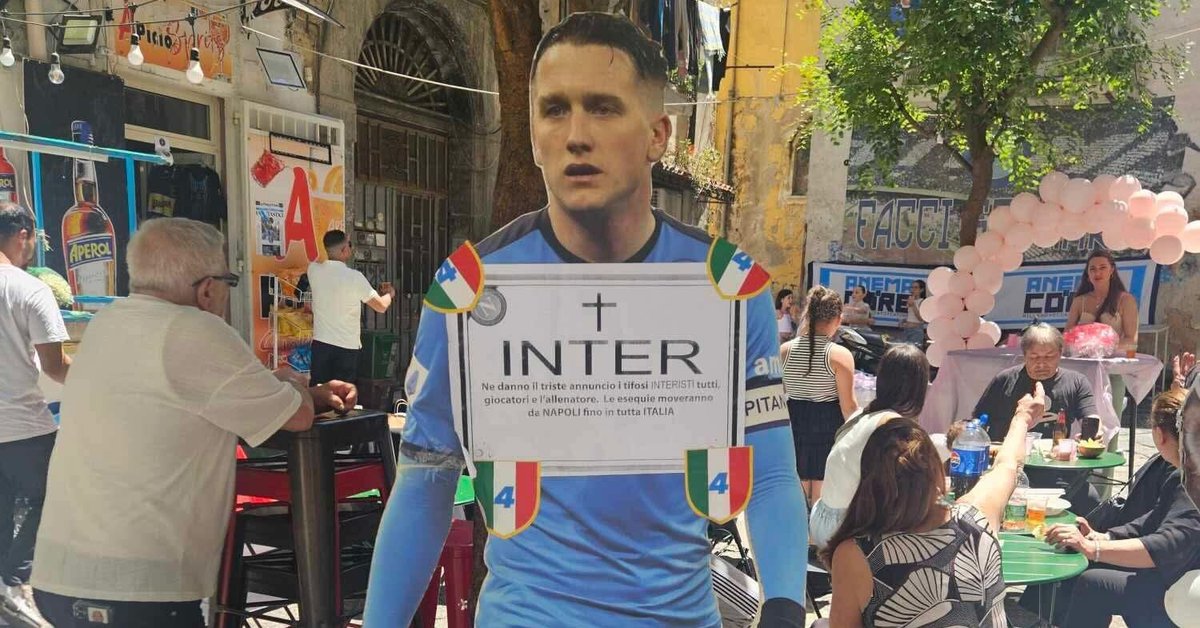 Szokujące zdjęcia z Neapolu. Oto co zrobili z Piotrem Zielińskim