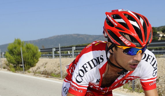 2010-09-04T165323Z_01_FOZ05_RTRIDSP_3_CYCLING-VUELTA.jpg