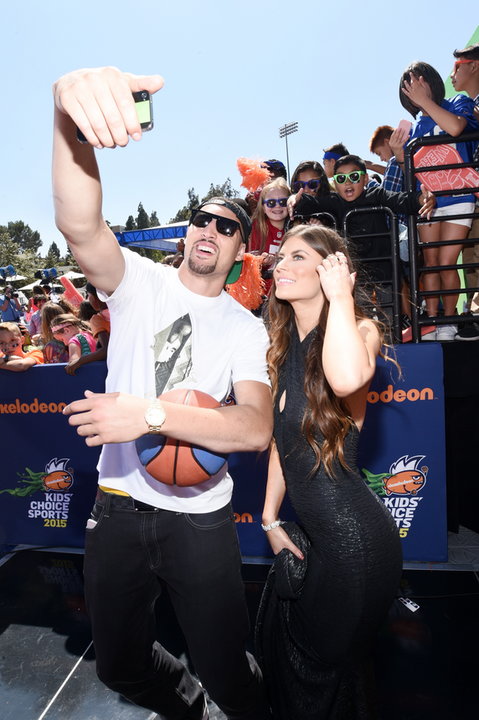 15. Koszykarz w łóżku z nagą fanką (Klay Thompson i Hannah Stocking)