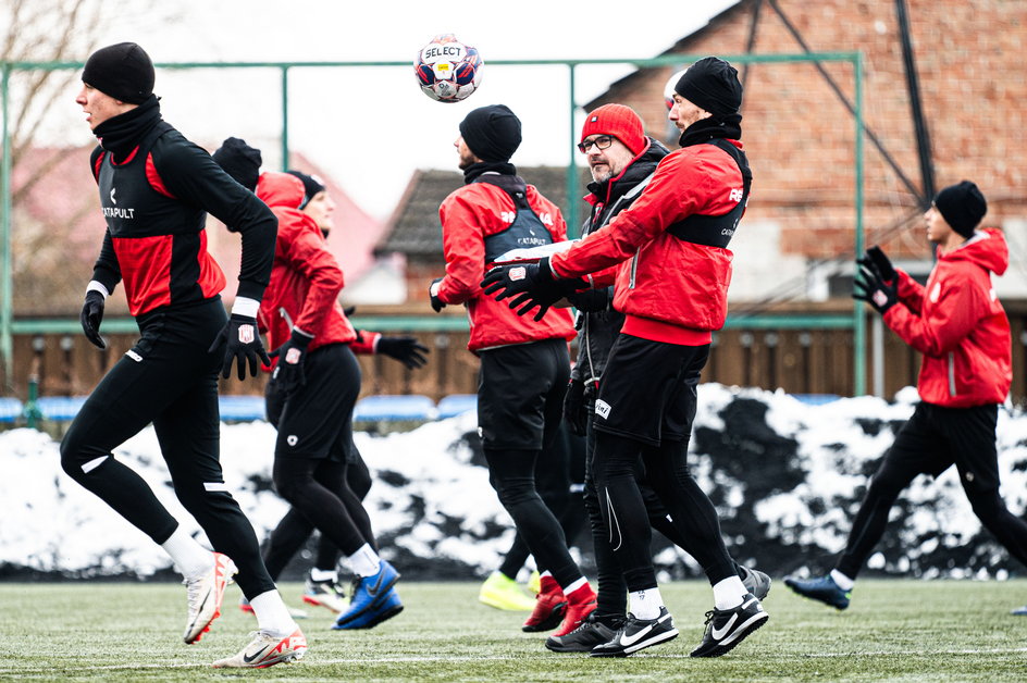 Piłkarze Resovii do rundy wiosennej przygotowują się w Woli Chorzelowskiej