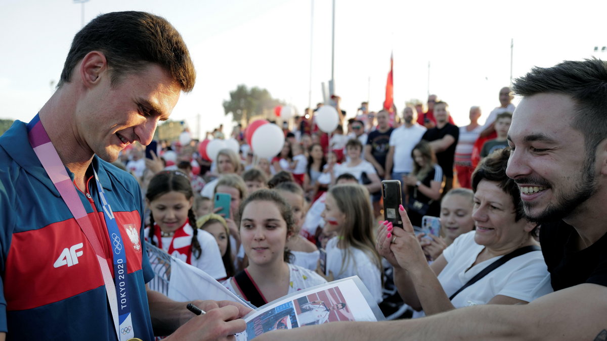 Dawid Tomala, mistrz olimpijskich w chodzie, doczekał się niesamowitego powitania w rodzinnych Bojszowach