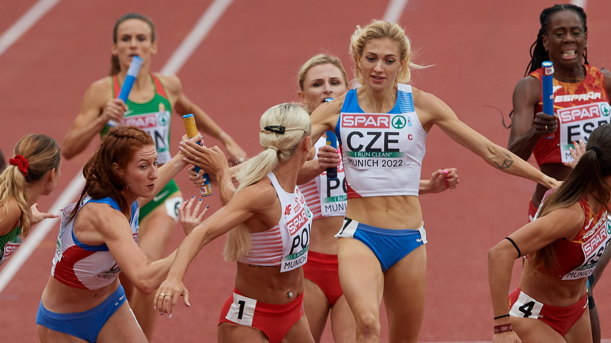 Do niesamowitego zamieszania doszło na zmianie Małgorzaty Hołub-Kowalik z Justyną Święty-Ersetic w eliminacjach sztafety 4x400 m