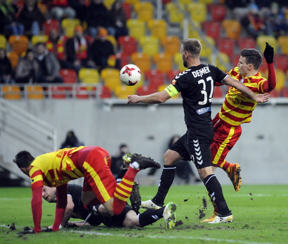 PIŁKA NOŻNA EKSTRAKLASA JAGIELLONIA - KORONA KIELCE (Radek Dejmek i Ivan Runje)