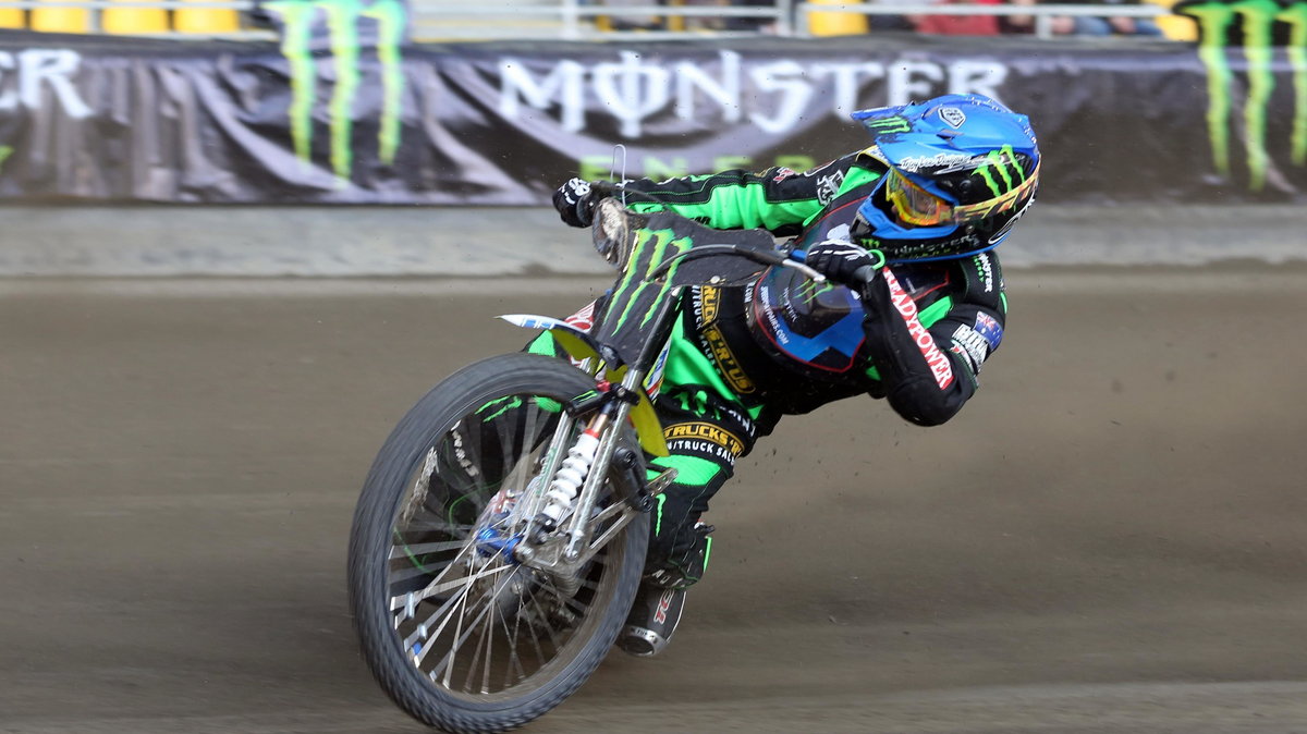 CHRIS HOLDER