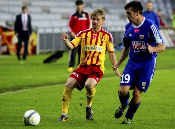 PIŁKA NOŻNA LIGA POLSKA KORONA KIELCE PIAST GLIWICE (Paweł Sobolewski Carles Martinez Embuena)