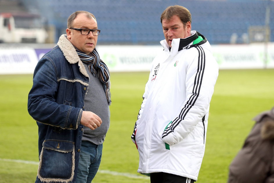 Bogdan Kalus (z lewej) w 2013 r. w towarzystwie Jana Urbana (wtedy trenera Legii)