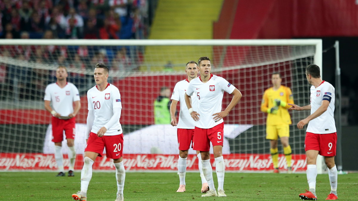 Rozczarowani piłkarze reprezentacji Polski po meczu z Włochami (0:1)