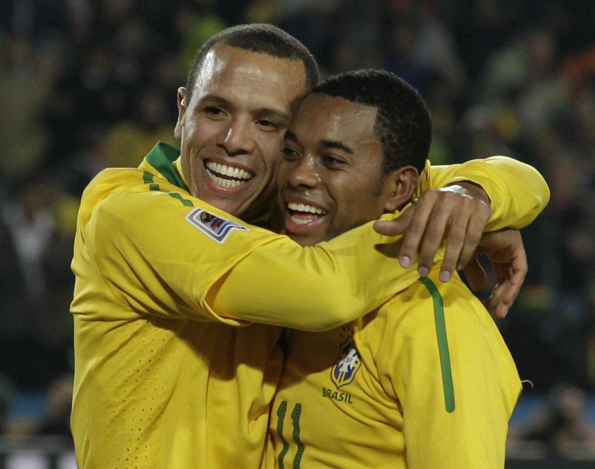 Robinho (P) i Luis Fabiano (L)