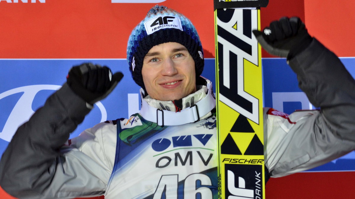 Kamil Stoch cieszy się z wygranej w Trondheim