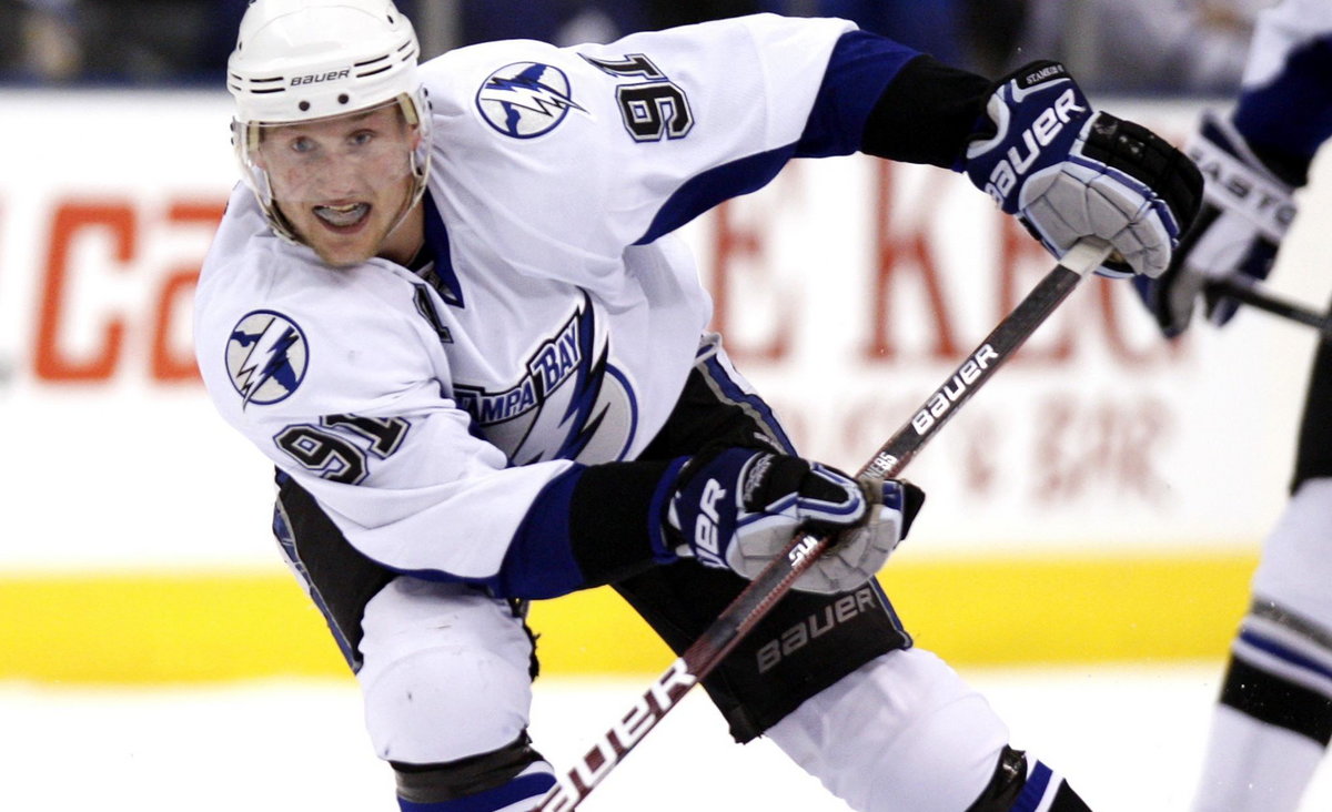 Steven Stamkos (L)