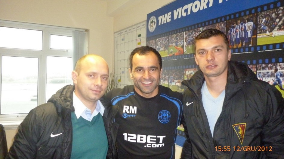 Artur Skowronek (pierwszy z lewej) i Roberto Martinez (w środku)