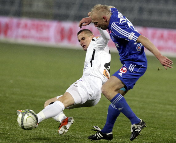 PIŁKARSKA EKSTRAKLASA RUCH CHORZÓW KONTRA GÓRNIK ZABRZE