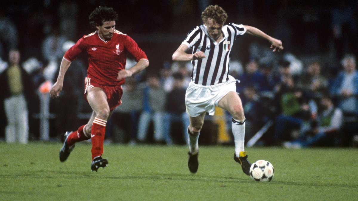 Zbigniew Boniek (z prawej) w barwach Juventusu