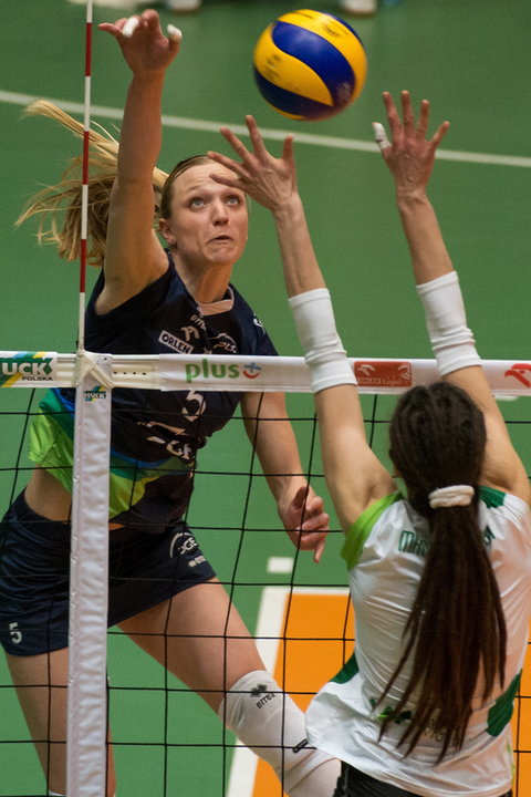 SIATKÓWKA KOBIET LIGA POLSKA IMPEL ATOM TREFL (Judith Pietersen Katarzyna Mroczkowska )