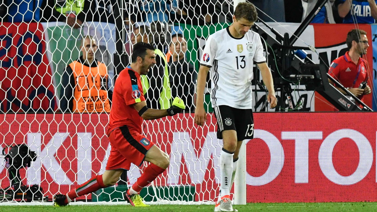 Gianluigi Buffon (L) i Thomas Mueller