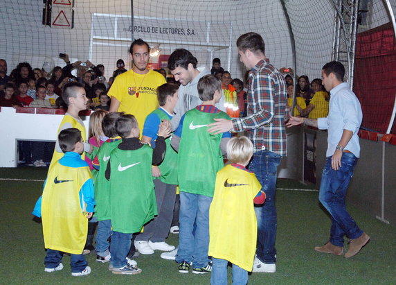 Piłkarze FC Barcelony w przedszkolu