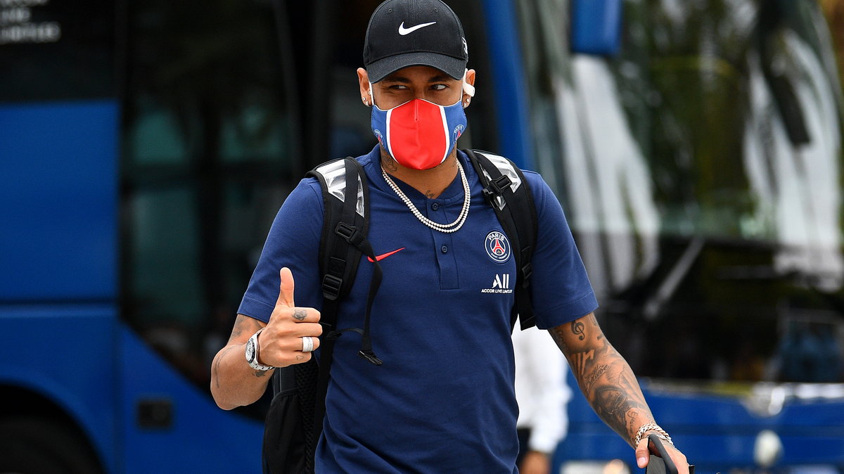 Neymar po przyjeździe do Lizbony w przeddzień meczu z Atalantą Bergamo