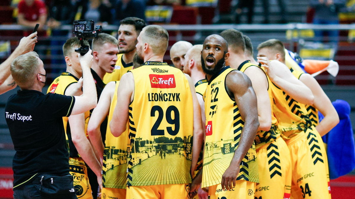 Trefl Sopot gra z molem na koszulkach