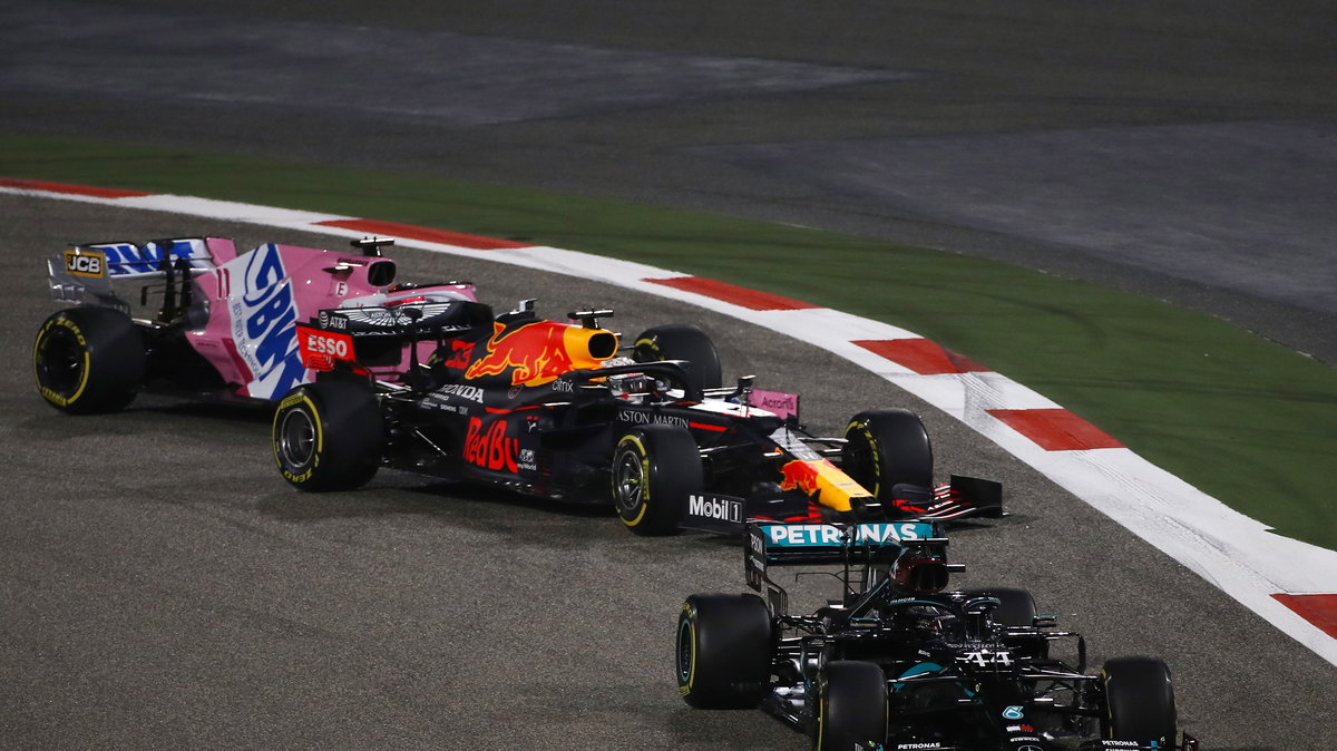 Lewis Hamilton, Max Verstappen i Sergio Perez