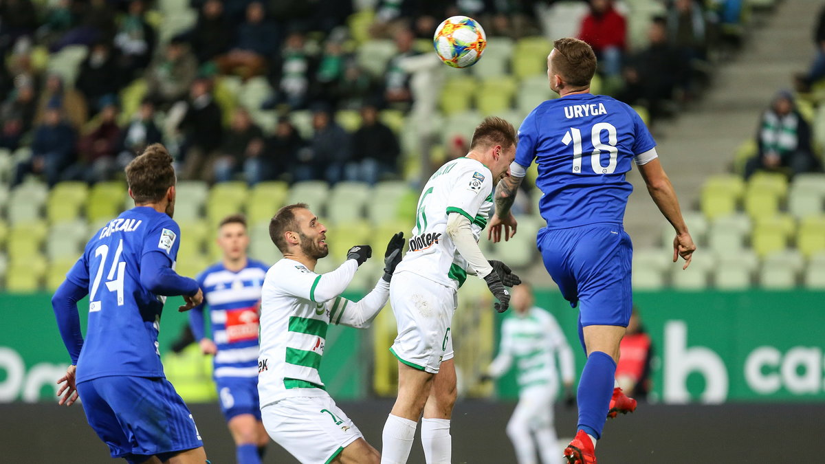 Lechia Gdańsk - Wisła Płock: Alan Uryga w powietrzu