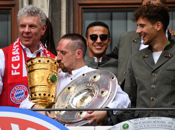 epa07602849 - GERMANY SOCCER FC BAYERN MUNICH (FC Bayern Munich celebrates German championship and DFB Cup Final)