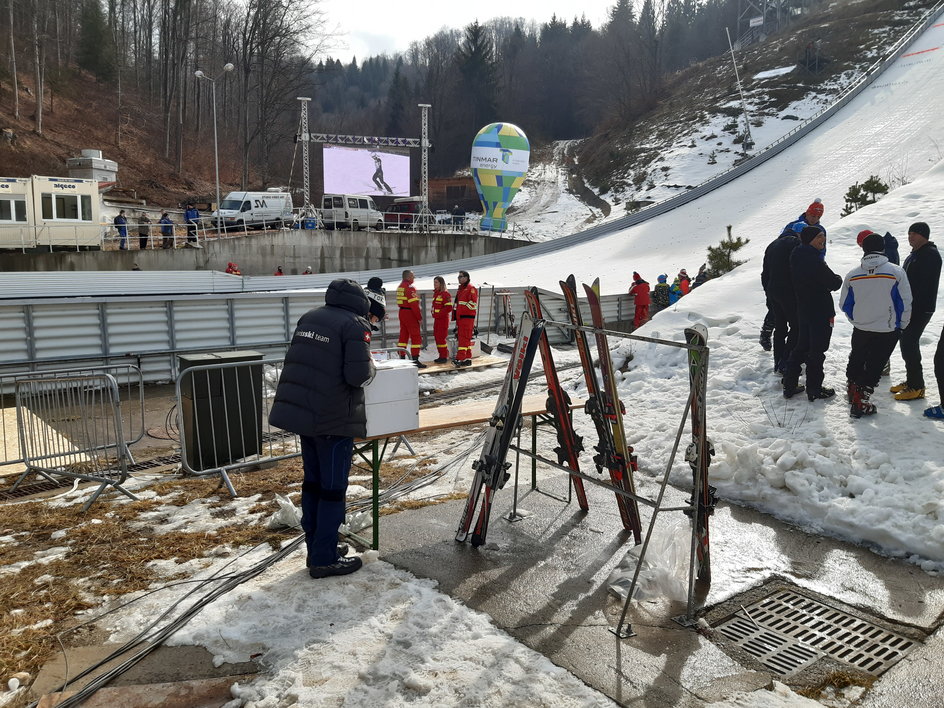 Stanowisko pracy spikera na PŚ w Rasnovie