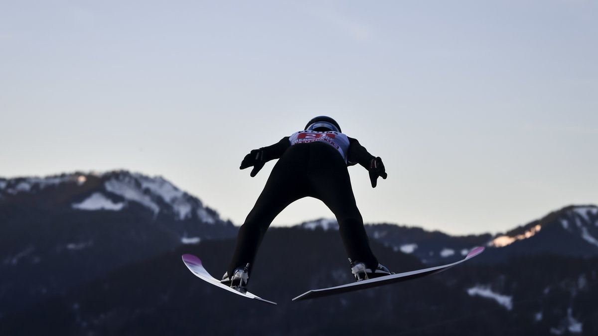 epa08093852 - GERMANY SKI JUMPING FOUR HILLS TOURNAMENT (68th Four Hills Tournament)