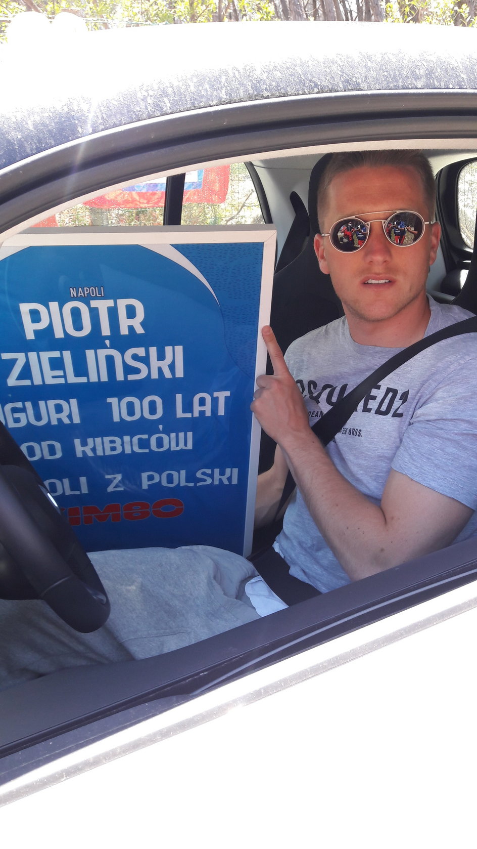 Piotr Zieliński otrzymał kilka prezentów od Waldemara Macy