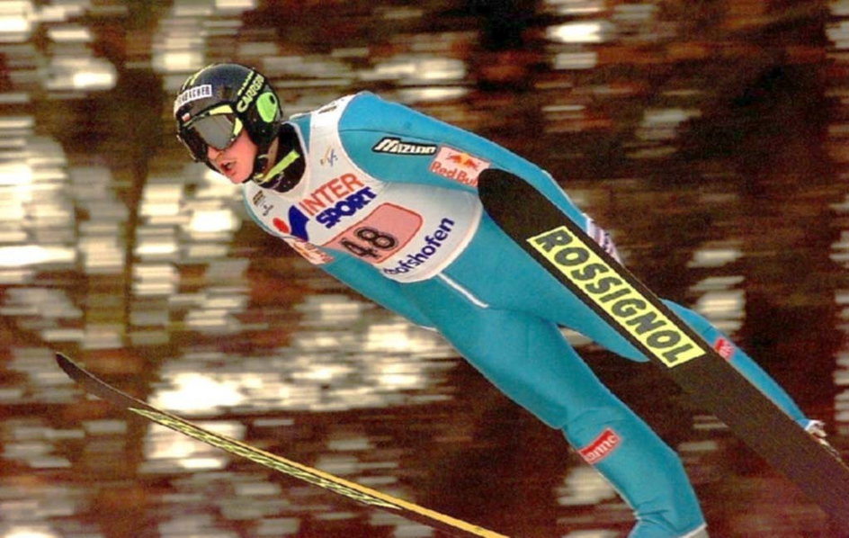 Adam Małysz był pierwszym Polakiem, który stanął na podium konkursu Turnieju Czterech Skoczni.