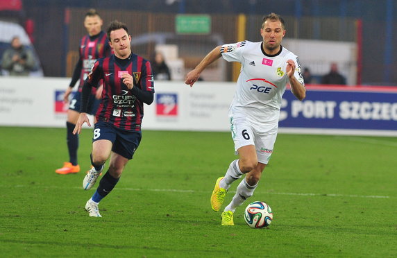 PIŁKA NOŻNA LIGA POLSKA POGOŃ SZCZECIN GKS BEŁCHATÓW (Michał Janota Szymon Sawala )