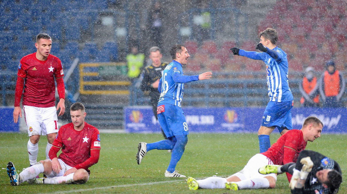 30.11.2016 WISLA KRAKOW - LECH POZNAN 1/4 FINALU PUCHARU POLSKI 2016 PILKA NOZNA