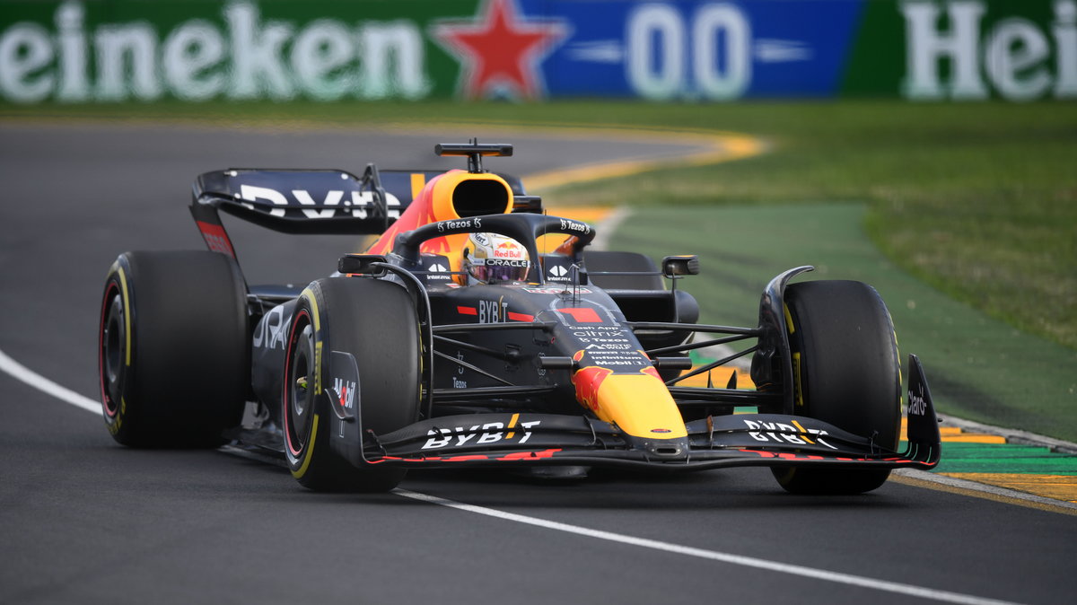 Max Verstappen w bolidzie Red Bulla podczas GP Australii