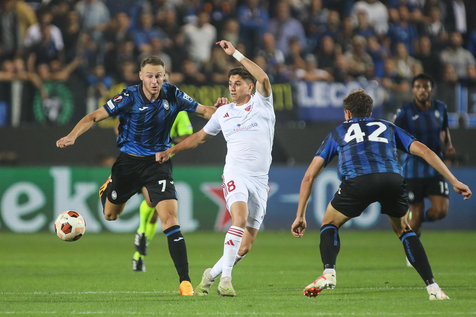 W pierwszym meczu Atalanta pokonała Raków (2:0)