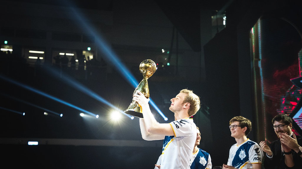 Jankos z pucharem MSI