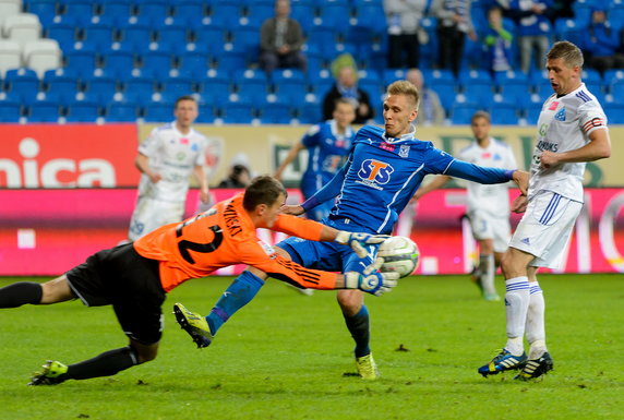 PIŁKA NOŻNA LIGA POLSKA LECH POZNAŃ RUCH CHORZÓW (Krzysztof Kamiński Łukasz Teodorczyk Marcin Malinowski)