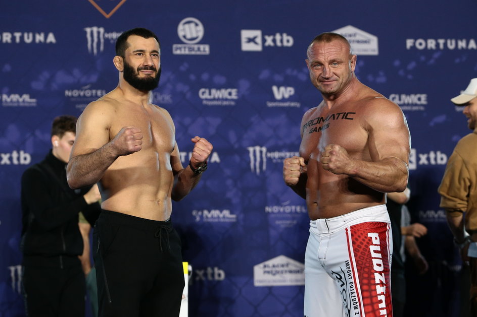 Mariusz Pudzianowski i Mamed Chalidow na dzień przed pojedynkiem na KSW 77. 